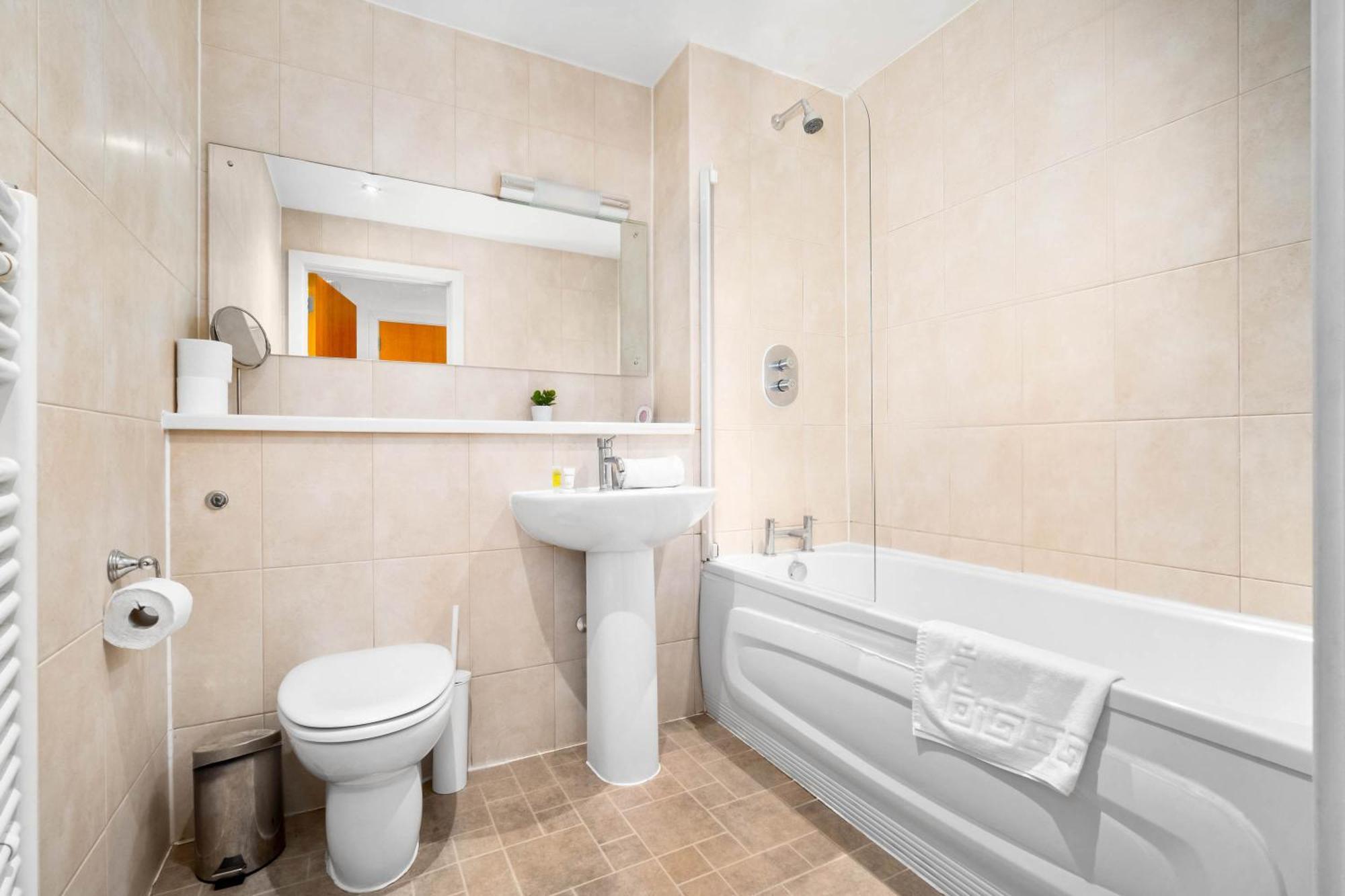 Appartement Centre - Balcony - Secure Parking - China Town - Arcadian - 29arc